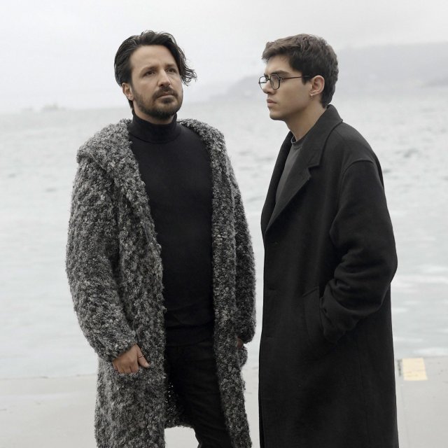 Mavi Gri &amp;Murat Güneş “Babasından Yaralı”